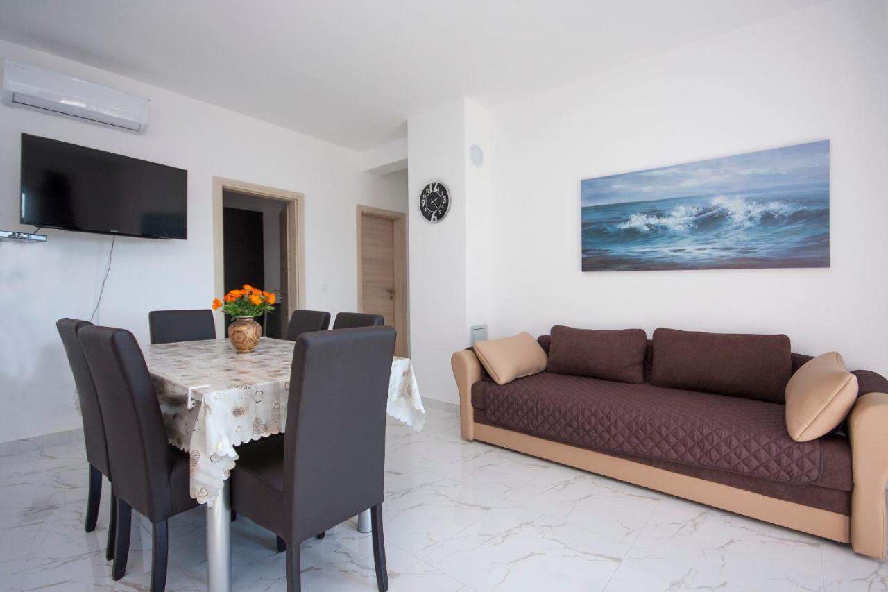 Apartments Osti โรกอซนิซา ภายนอก รูปภาพ