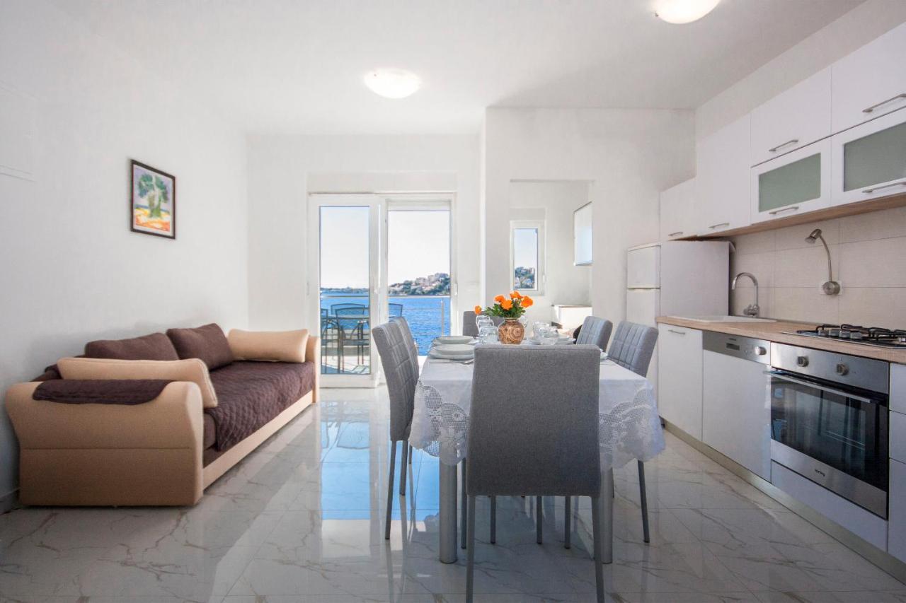 Apartments Osti โรกอซนิซา ภายนอก รูปภาพ