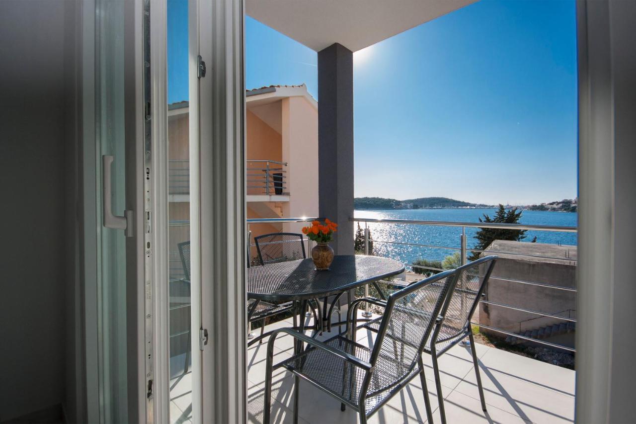 Apartments Osti โรกอซนิซา ภายนอก รูปภาพ