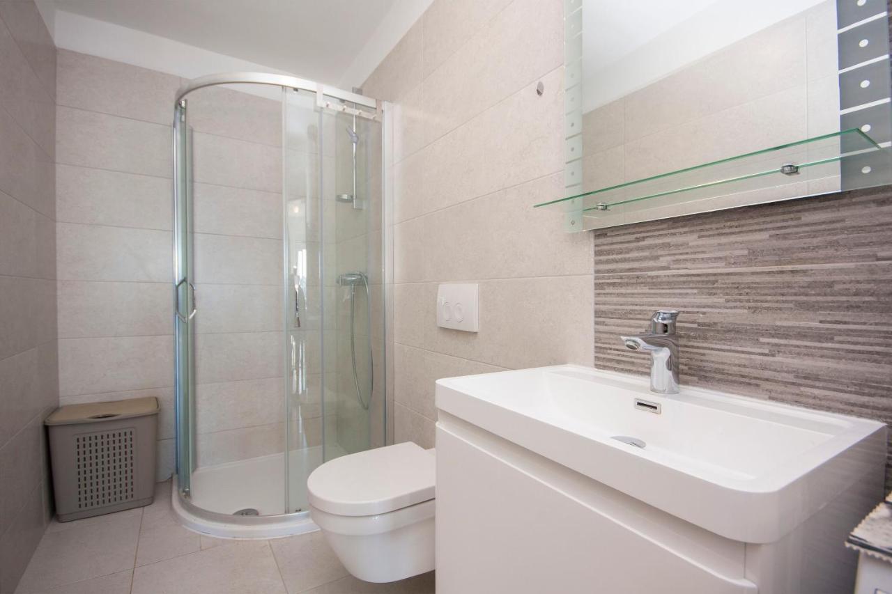 Apartments Osti โรกอซนิซา ภายนอก รูปภาพ