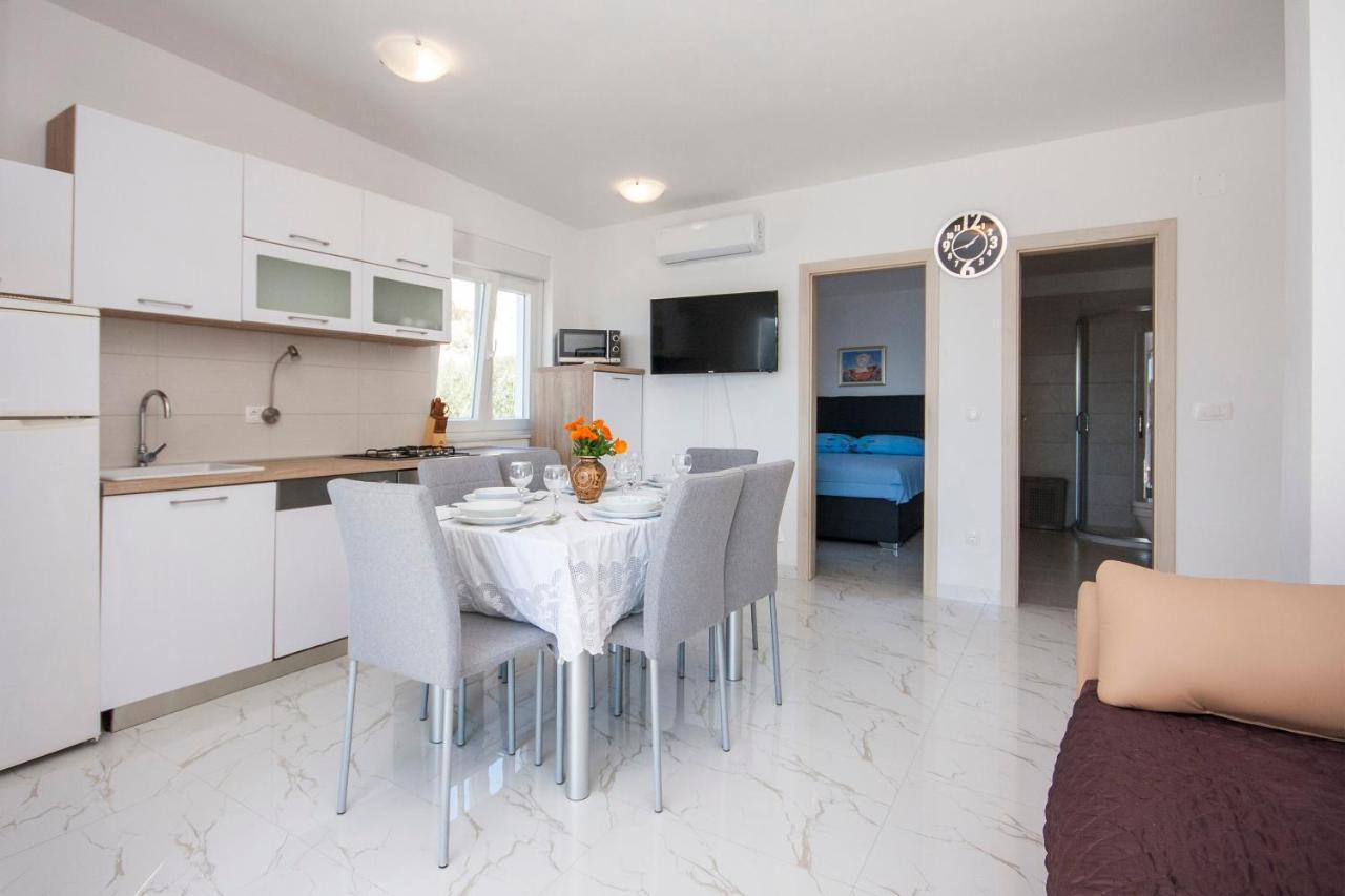 Apartments Osti โรกอซนิซา ภายนอก รูปภาพ